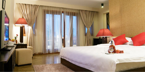 SERENADE HOTEL